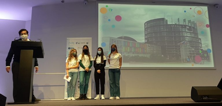 Womenfortech challenges more than 1,700 young Valencian women to get involved in STEM projects